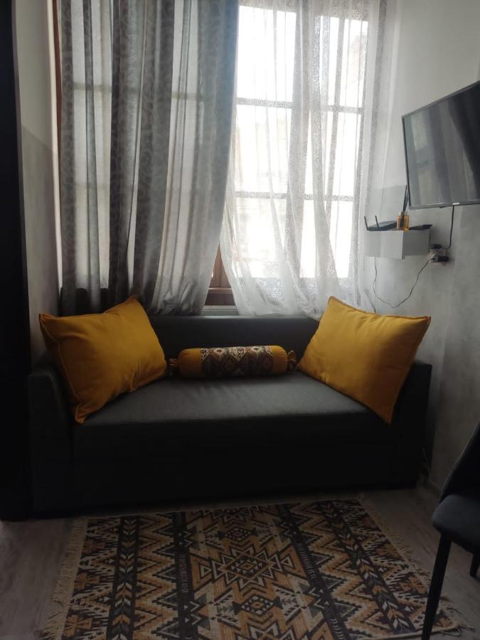 Ahmashenebeliapart Tbilissi Extérieur photo
